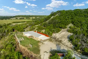 106 Bronstad St, Cranfills Gap, TX 76637 - Photo 3