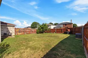 1034 Hollow Oak Rd, Lancaster, TX 75134 - Photo 27