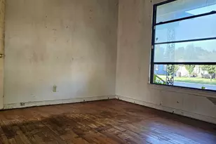 4605 Haas Dr, Dallas, TX 75216 - Photo 9