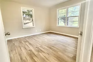 806 E Beth St, Whitney, TX 76692 - Photo 9