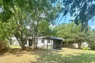 806 E Beth St, Whitney, TX 76692 - Photo 17