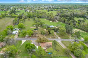 542 S Houston St, Edgewood, TX 75117 - Photo 3