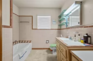 117 S Bermuda St, Lacy Lakeview, TX 76705 - Photo 9