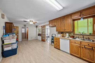 117 S Bermuda Street, Lacy Lakeview, TX 76705 - Photo 21