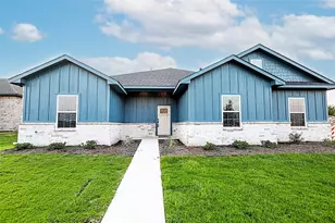 1412 Mason St, Bowie, TX 76230 - Photo 21