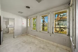 1114 W Walker St, Denison, TX 75020 - Photo 11