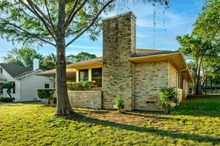 1114 W Walker St, Denison, TX 75020 - Photo 3