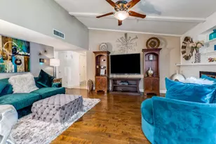 8633 Baumgarten Dr, Dallas, TX 75228 - Photo 11