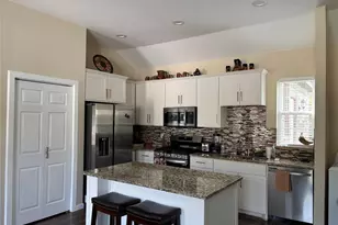 343 N Morris St, Gainesville, TX 76240 - Photo 3