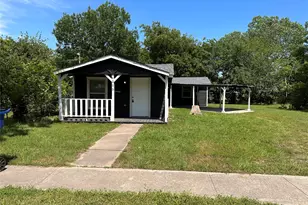 2813 Sayle St, Greenville, TX 75401 - Photo 9