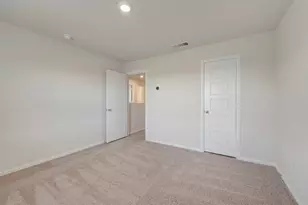 111 Hudson Ln, Justin, TX 76247 - Photo 37