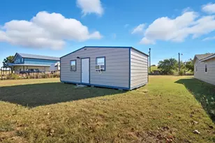 413 Charnel St, Clyde, TX 79510 - Photo 3