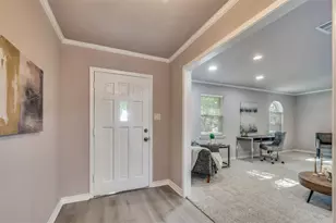 1332 W Redbud Dr, Hurst, TX 76053 - Photo 3