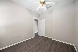 705 Madison St, Cleburne, TX 76033 - Photo 17