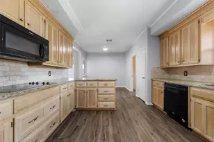 416 Meadow Mountain Dr, Waco, TX 76712 - Photo 13