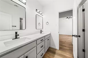 1911 S 11th St, Waco, TX 76706 - Photo 33