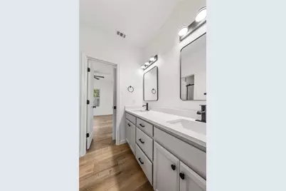 1911 S 11th Street, Waco, TX 76706 - Photo 13