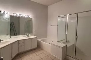 1041 Wagon Trail Dr, Little Elm, TX 75068 - Photo 11