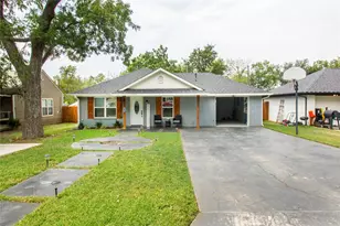 106 S 4th St, Celeste, TX 75423 - Photo 1