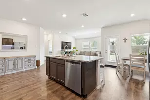 912 Alton Dr, Aubrey, TX 76227 - Photo 7