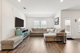 912 Alton Dr, Aubrey, TX 76227 - Photo 3