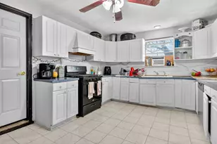 511 Salt Creek Rd, Springtown, TX 76082 - Photo 15