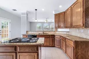 1404 Honey Locust Dr, Plano, TX 75023 - Photo 11