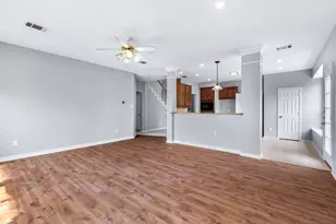 1404 Honey Locust Dr, Plano, TX 75023 - Photo 15