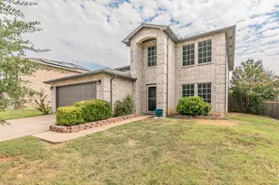 8405 Shining Waters Ln, Arlington, TX 76002 - Photo 3