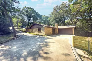 1310 Bow Creek Dr, Duncanville, TX 75116 - Photo 3