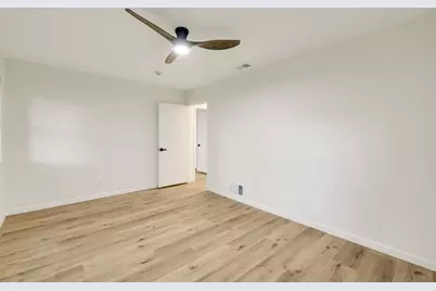 3206 Cortez Court W, Irving, TX 75062 - Photo 35