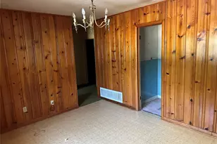 610 Cooper St, Bowie, TX 76230 - Photo 17