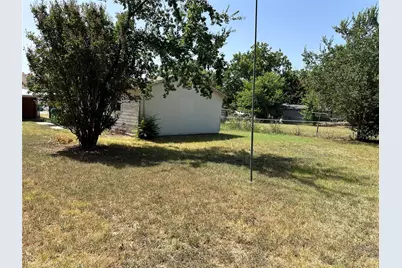 610 Cooper Street, Bowie, TX 76230 - Photo 9
