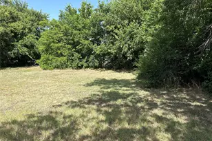 610 Cooper St, Bowie, TX 76230 - Photo 13