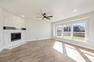 1044 Snowy Owl Dr, Alvarado, TX 76009 - Photo 17