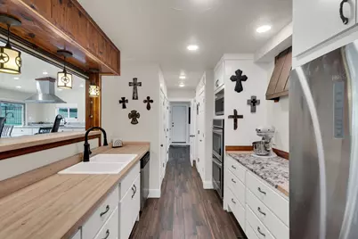 5102 Largo Drive, De Cordova, TX 76049 - Photo 11