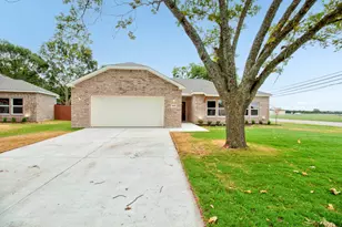1019 Holiday Dr, Sherman, TX 75090 - Photo 3