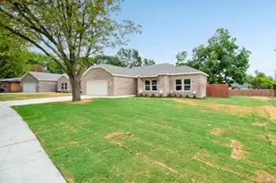 1019 Holiday Dr, Sherman, TX 75090 - Photo 1