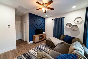 1415 N Houston St, Fort Worth, TX 76164 - Photo 3