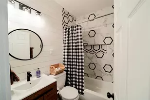 1415 N Houston St, Fort Worth, TX 76164 - Photo 7