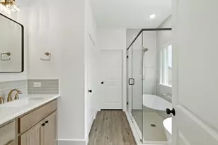 421 Jameson St, Springtown, TX 76082 - Photo 17