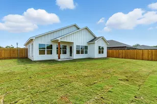 421 Jameson St, Springtown, TX 76082 - Photo 33