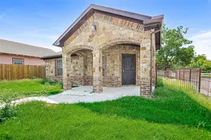 1400 Stewart St, Fort Worth, TX 76104 - Photo 3