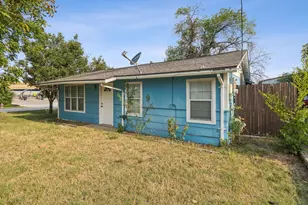303 E 5th St, Justin, TX 76247 - Photo 7