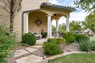 2606 Queen Elizabeth Blvd, Lewisville, TX 75056 - Photo 3