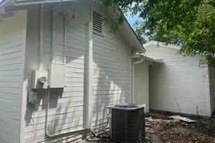 308 W Jacinto St, Groesbeck, TX 76642 - Photo 3