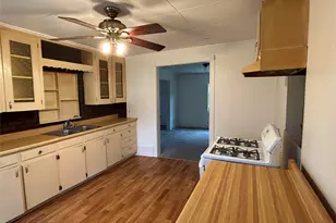 302 N Commerce St, Savoy, TX 75479 - Photo 21