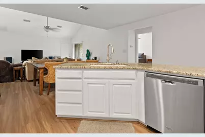 6504 Lago Vista Drive, Benbrook, TX 76132 - Photo 9