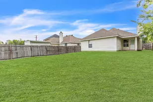 2933 Curvilinear Ct, Dallas, TX 75227 - Photo 19