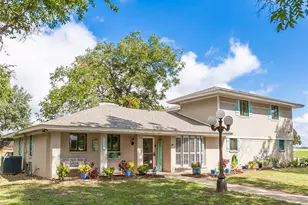 807 Hilltop Dr, Weatherford, TX 76086 - Photo 3